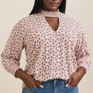 Torrid Textured Jersey Choker Neck Smocked Bottom Top Size 2 NWT